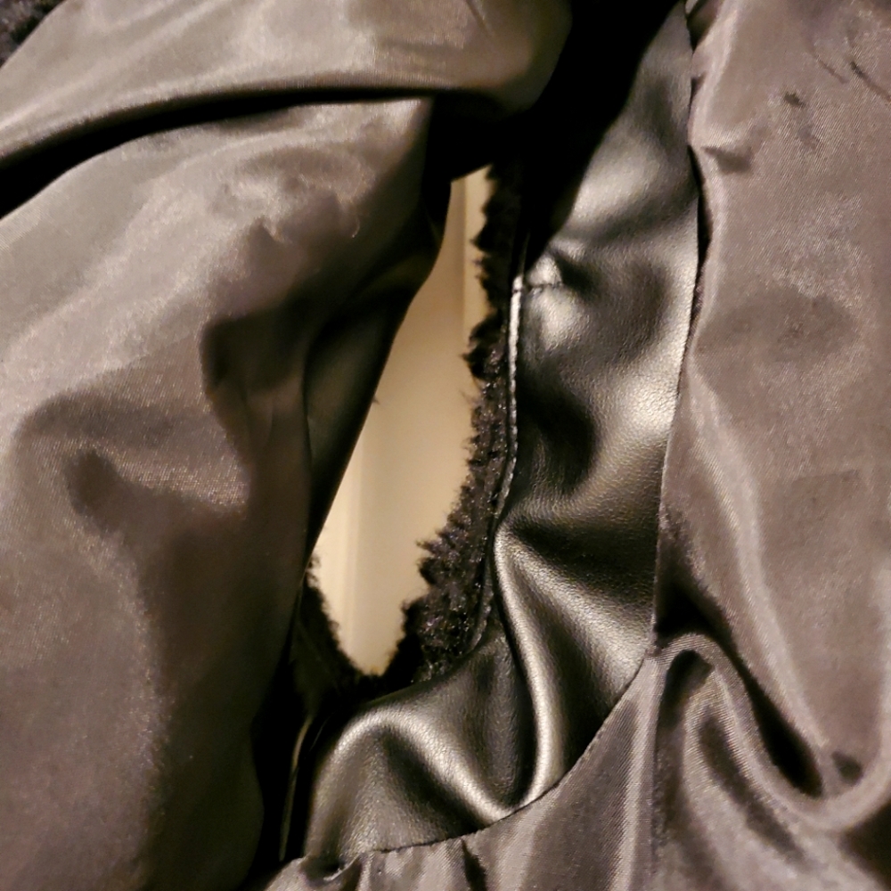BearPaw Vest Retail $190 NWT Ptp21.5" - Picture 7 of 10